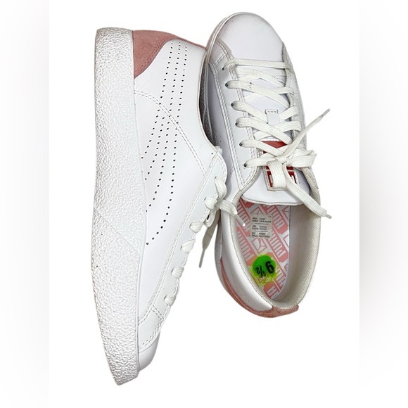 Puma Shoes - Women White Pink Puma Tennis Snikers Size 9.5